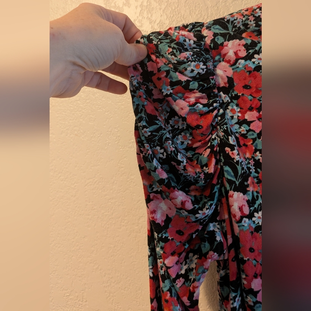 Maison d' Amelie Floral Black and Red Women's Top - Picture 3 of 5